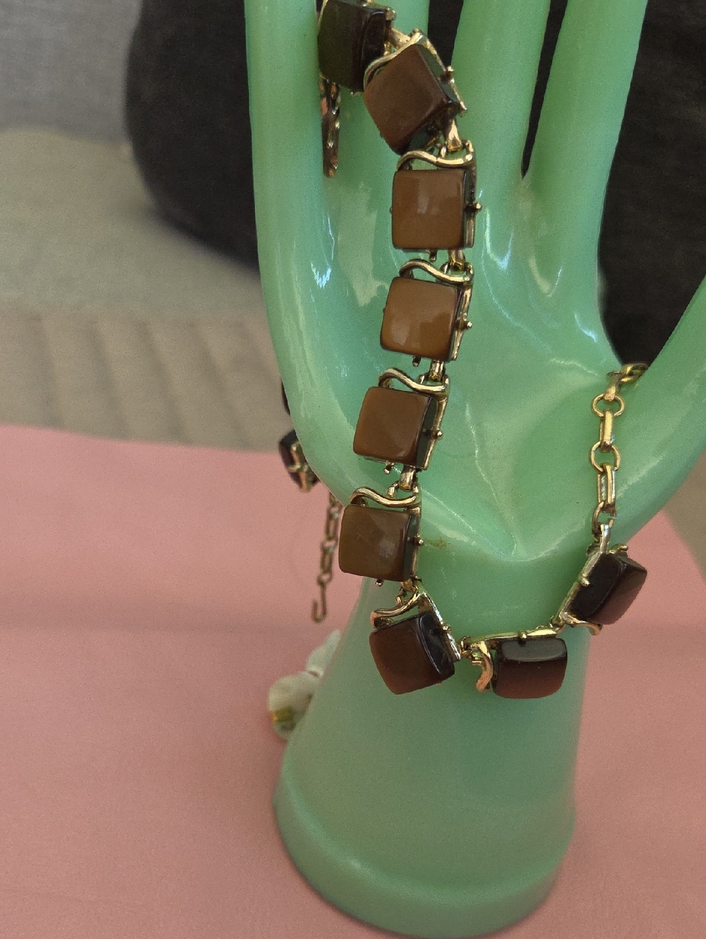 Beautiful CORO thermoset Necklace Beautiful Stones in Brown